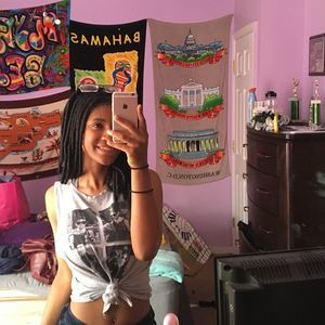 Meet your Posher, Nicole